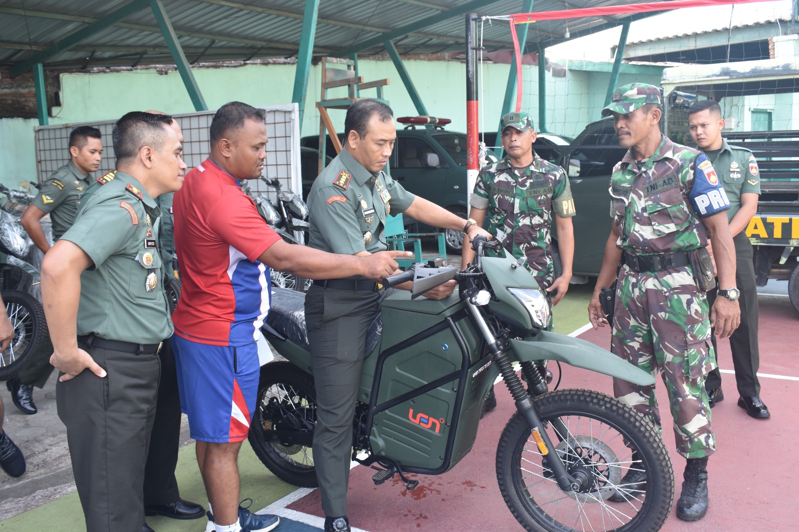 xDanrem 073/Makutarama Cek Rantis Baru Trail Listrik SPRINT Untuk Babinsa Kodim 0716/Demak